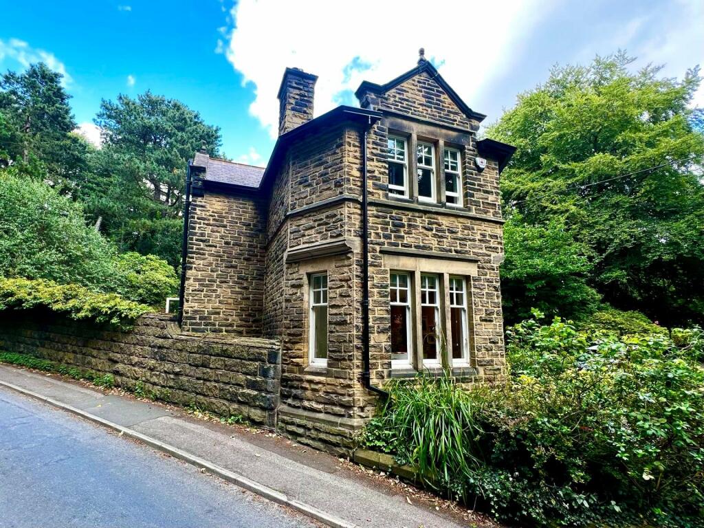 Main image of property: Weetwood Lane, Leeds, West Yorkshire, LS16