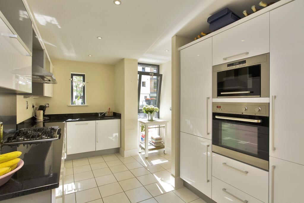Main image of property: Scott Avenue, London