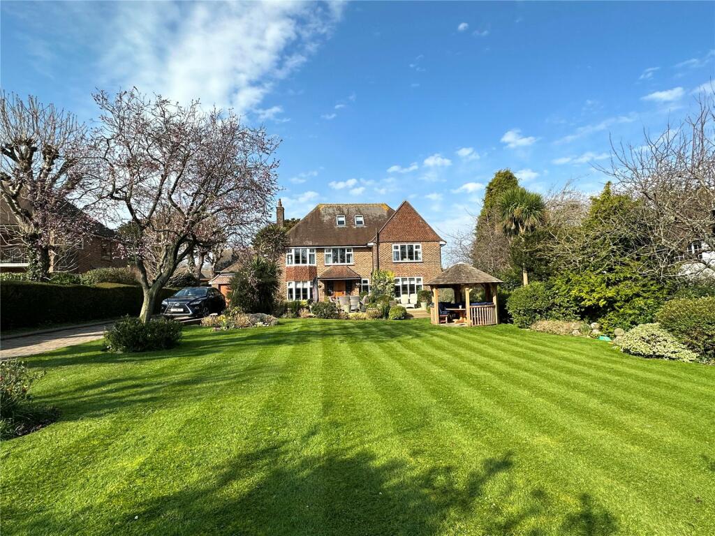 5 bedroom detached house for sale in Ratton Drive, Eastbourne, BN20