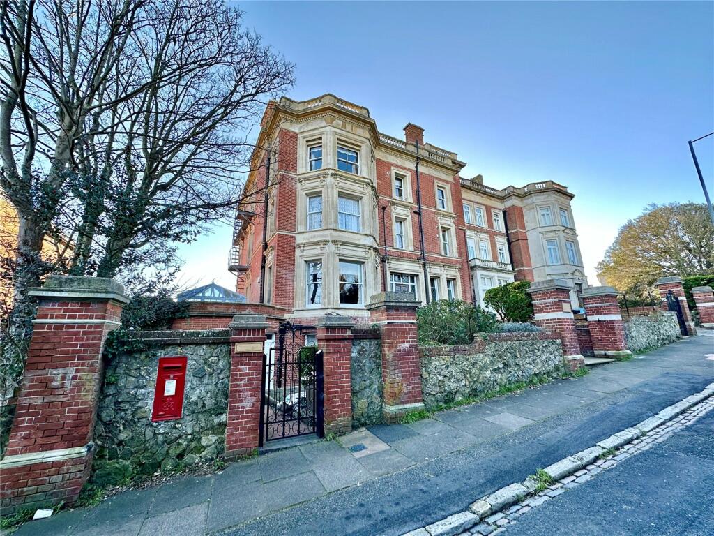 3 bedroom apartment for sale in Meads Road, Eastbourne, East Sussex, BN20