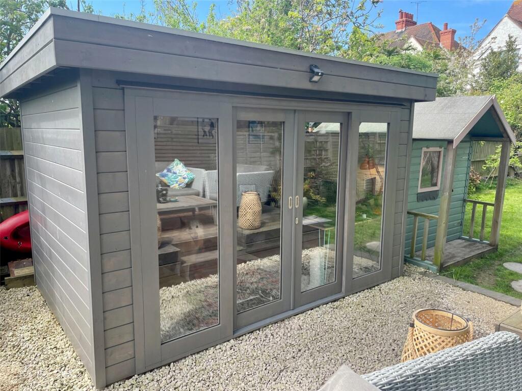 Additional property image - St Philips Avenue, Roselands, Eastbourne, BN22
