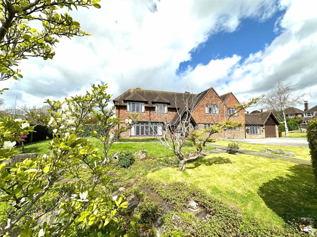 4 bedroom detached house for sale in Willingdon Road, Eastbourne, BN20