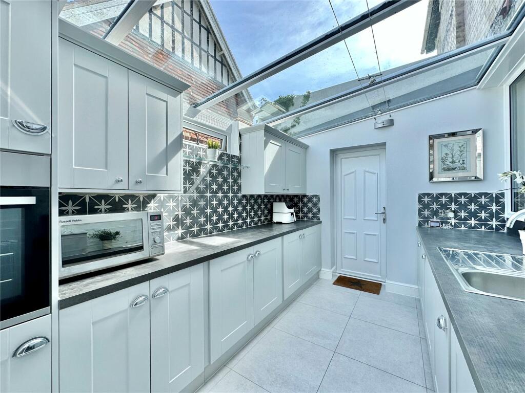 Additional property image - De Roos Road, Eastbourne, East Sussex, BN21