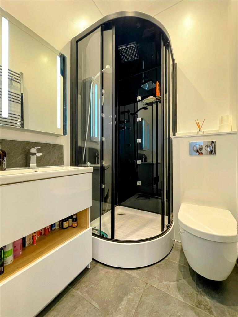 Additional property image - Devonshire Place, Eastbourne, East Sussex, BN21
