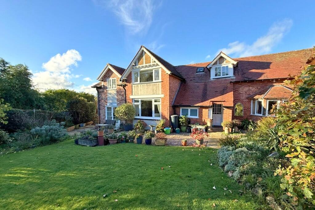 Main image of property: Topsham, Devon
