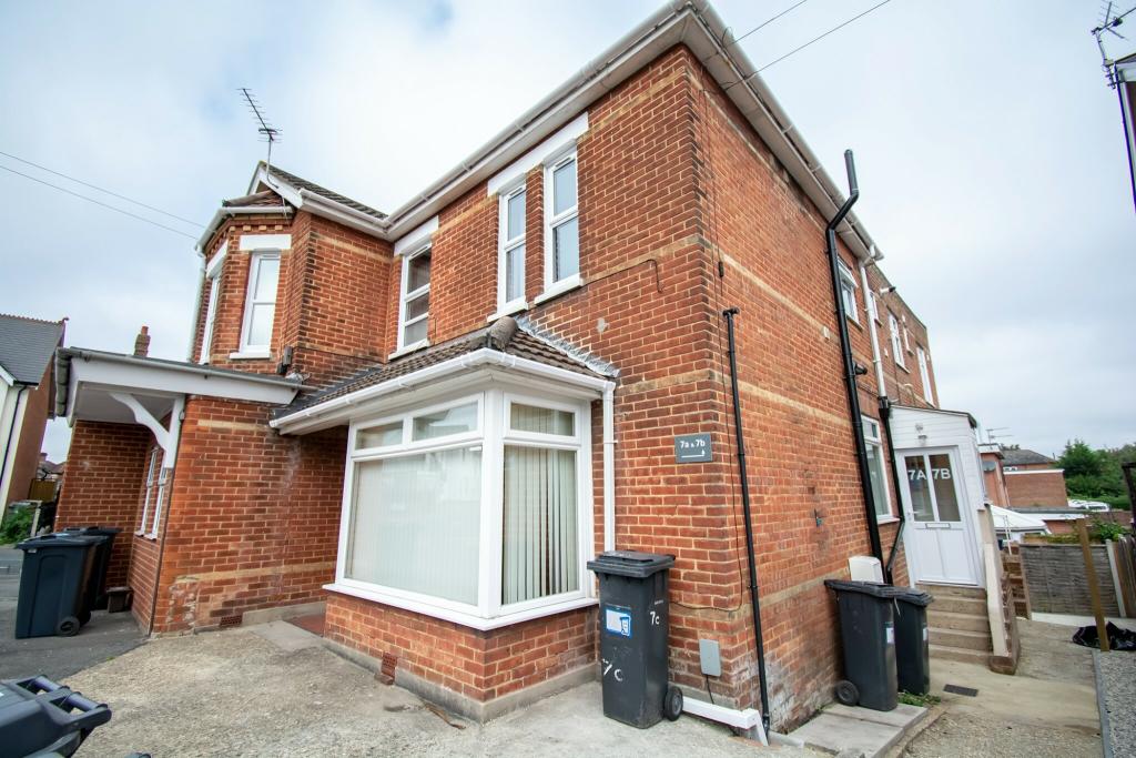 Main image of property: 2 Bed Student Apartment on Kemp Road A