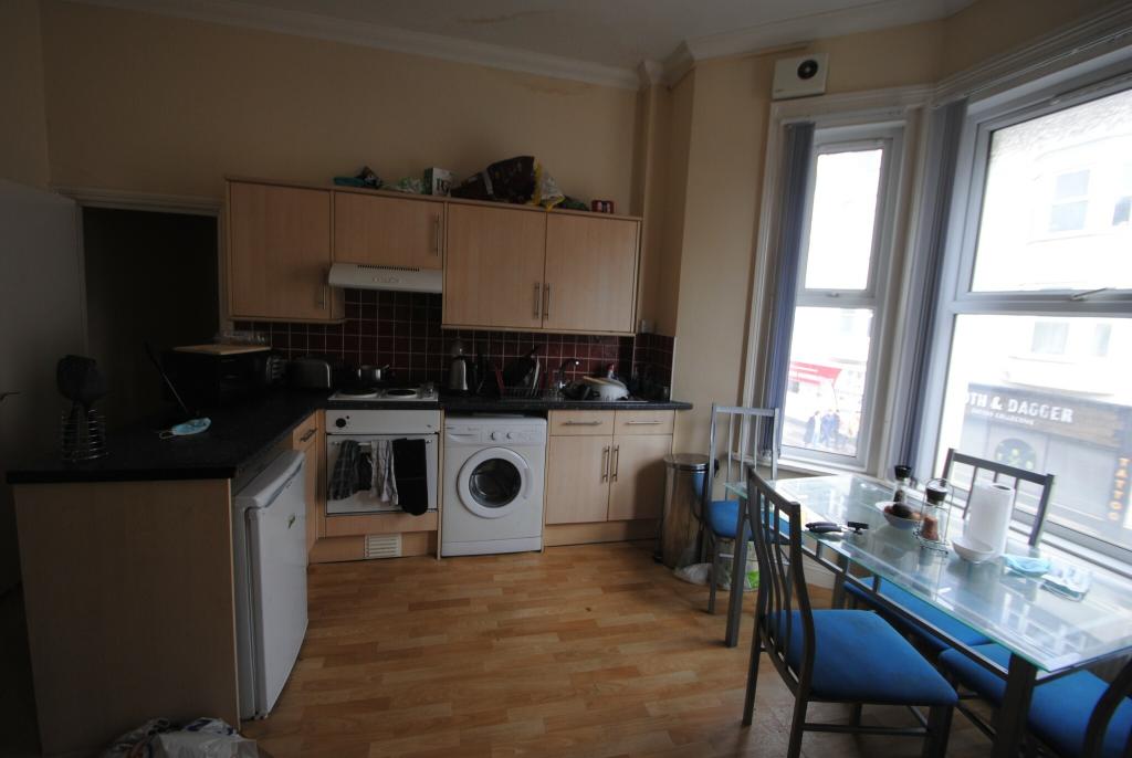2 bedroom flat for rent in 2 Bedroom Student Flat in Lansdowne, BH1