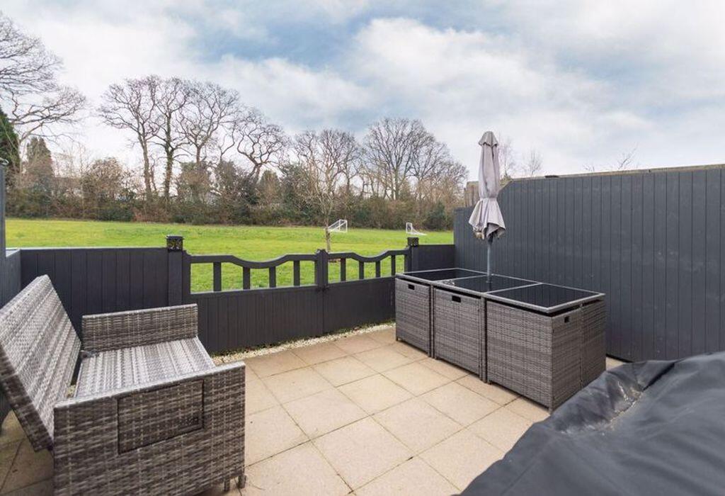 Additional property image - MODERN HOUSE Cracklewood Close, Ferndown