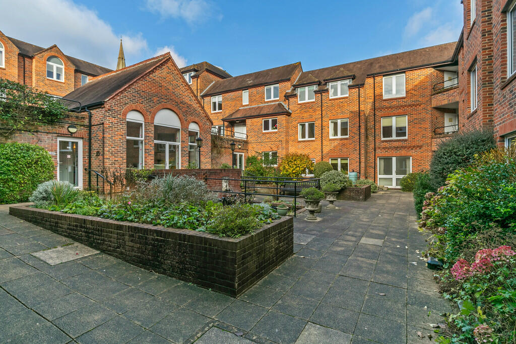 2 bedroom apartment for sale in St. Swithun Street, Winchester, SO23
