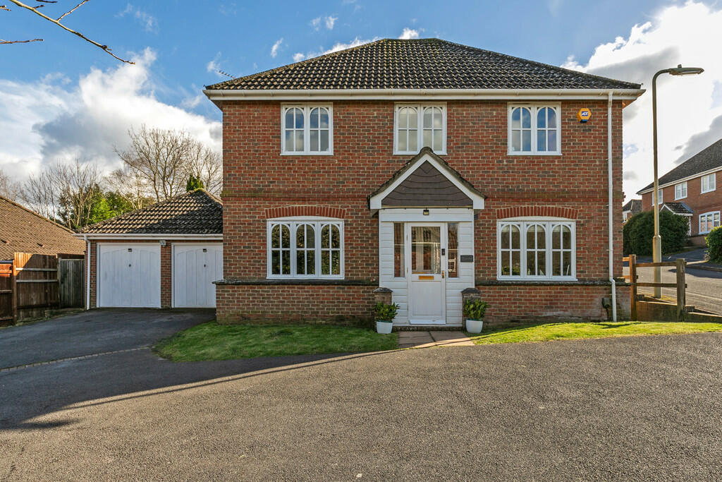 4 bedroom detached house for sale in Ilex Close, Kings Worthy, SO23