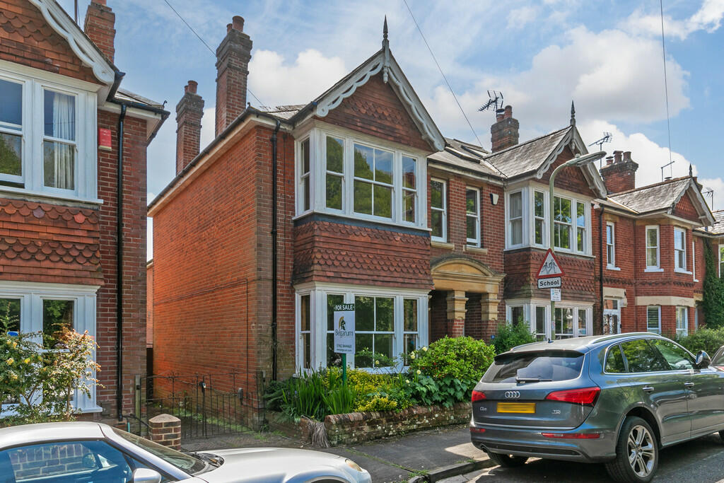 4 bedroom semidetached house for sale in Hatherley Road, Winchester, SO22