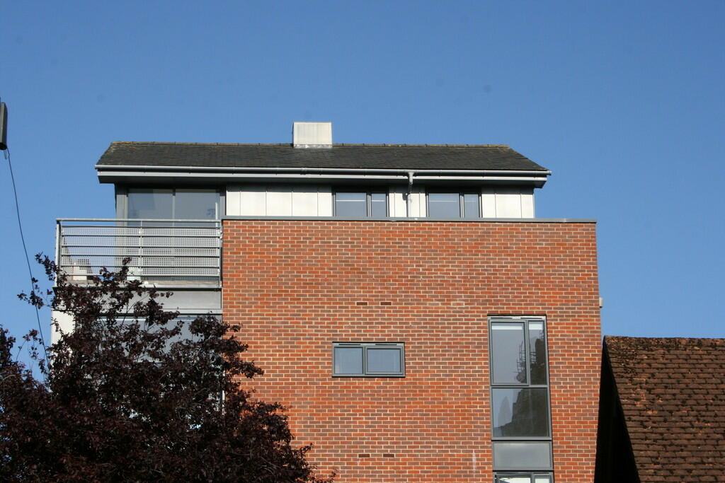 3 bedroom apartment for sale in Staple Gardens, Winchester, SO23