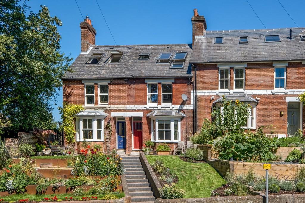 4 bedroom terraced house for sale in Alresford Road, Winchester, SO23