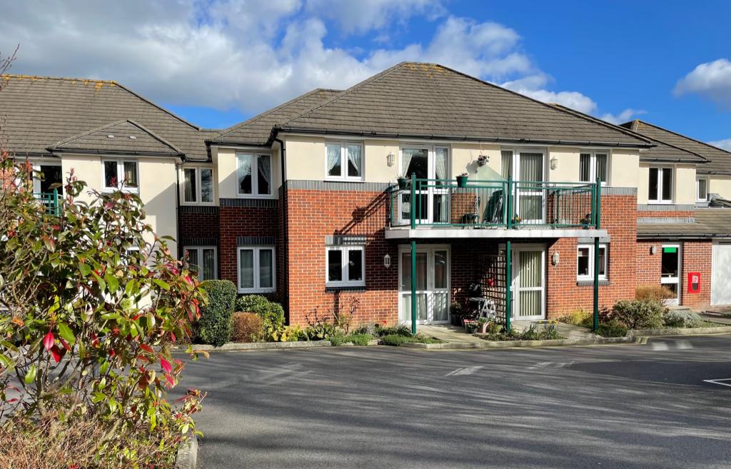 1 bedroom retirement property for sale in retirement apartment west end, southampton, so30 3hh, so30