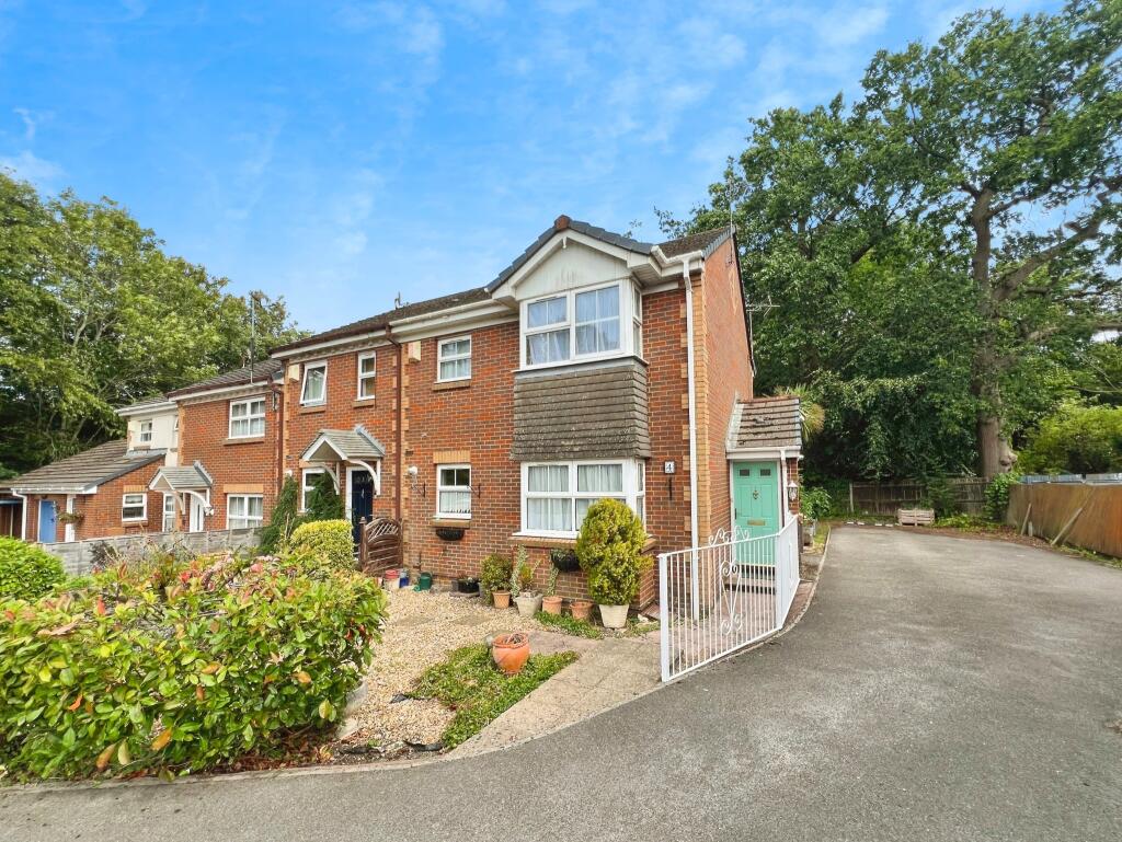 Main image of property: Hatch Mead, West End, Southampton