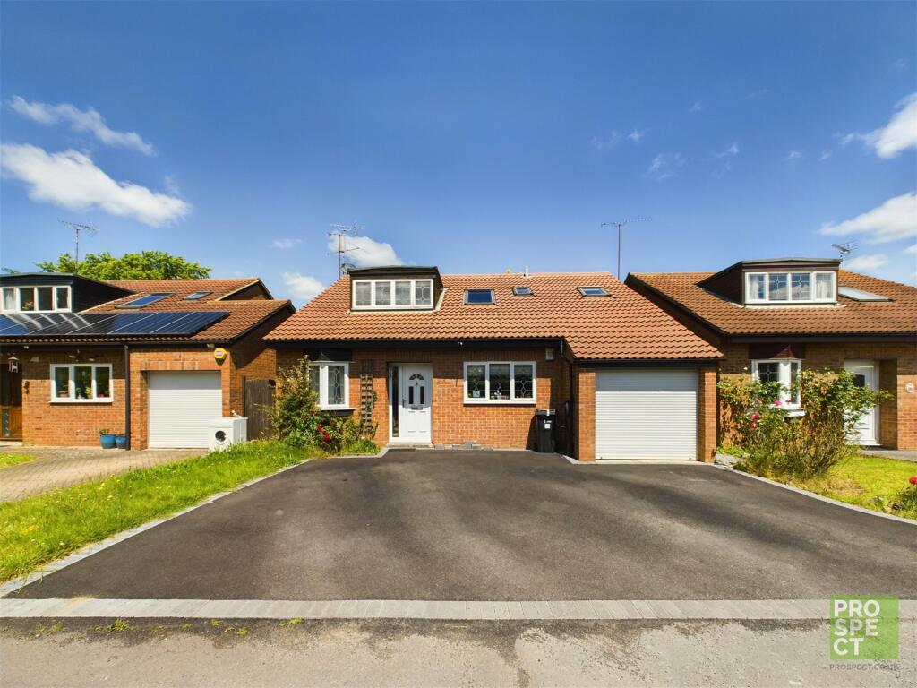 4 bedroom detached house for sale in Hengrave Close, Lower Earley, Reading, Berkshire, RG6