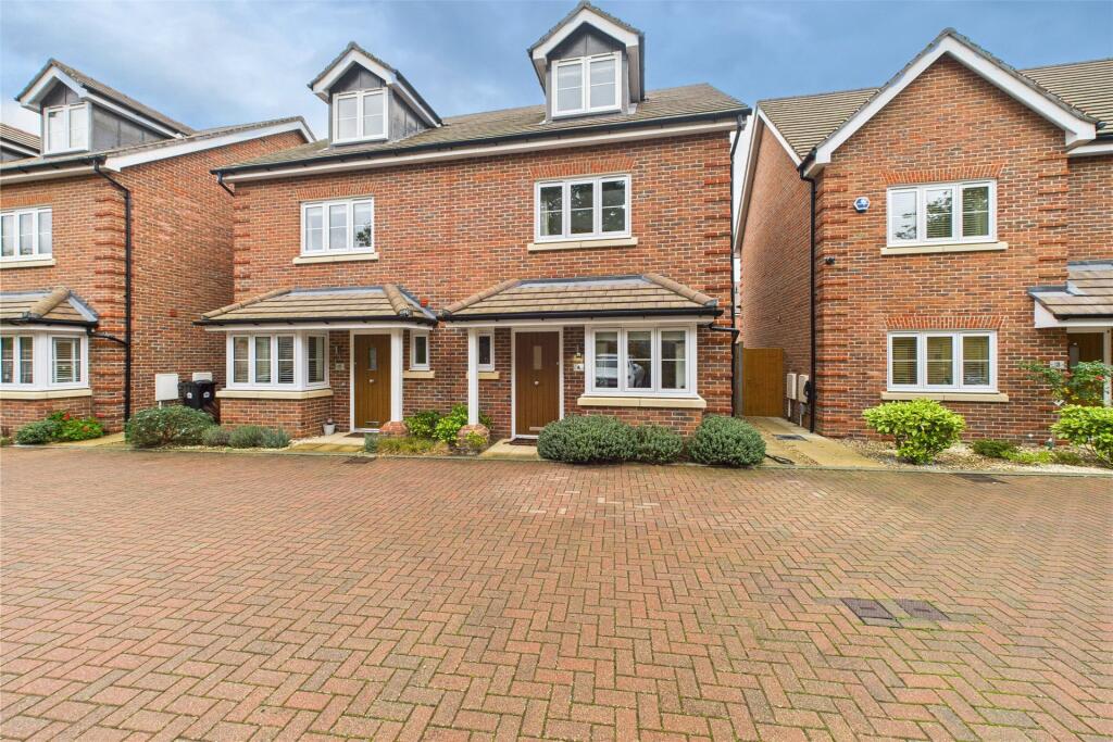 Main image of property: Rose Grove, Woodley, Reading, Berkshire, RG5