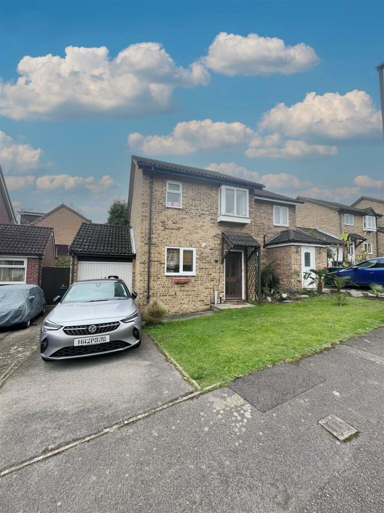 2 bedroom house for rent in Wye Close, Crawley, RH11