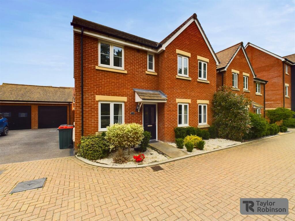 4 bedroom detached house for sale in Wood, Crawley, RH10