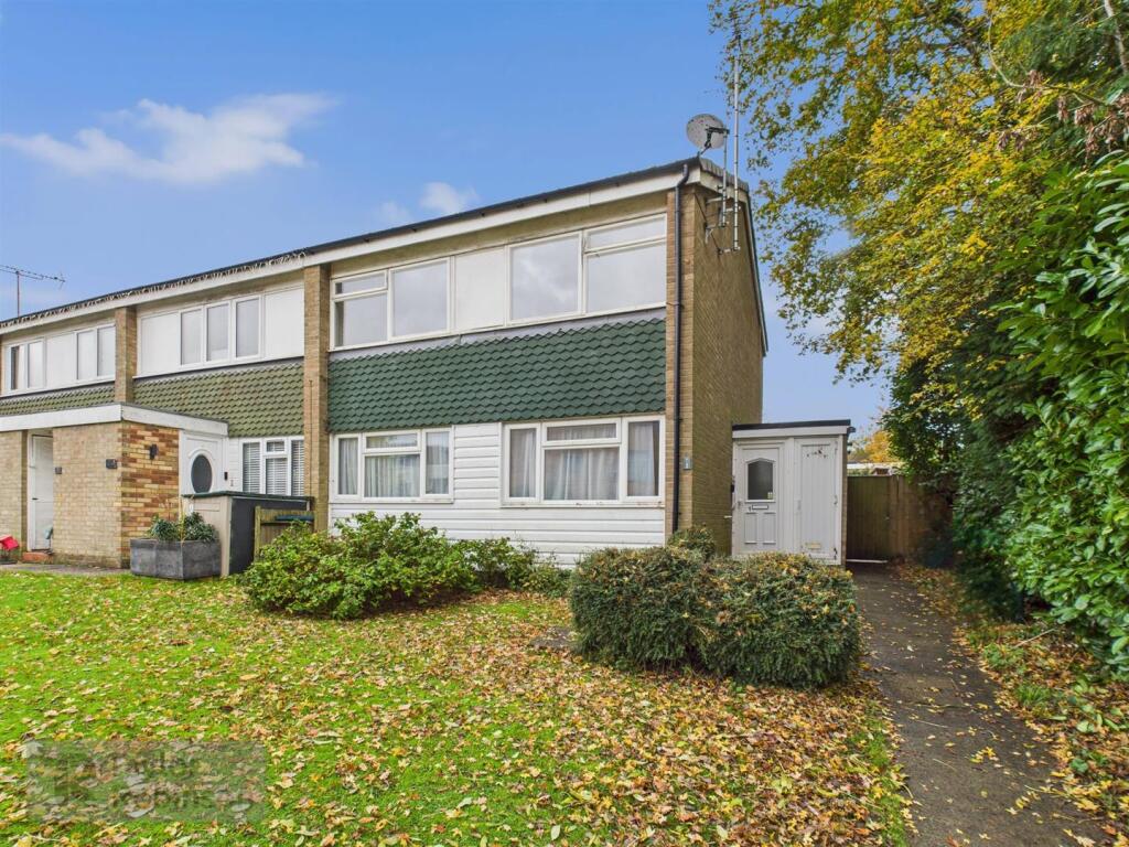 Main image of property: Gossops Green, Crawley