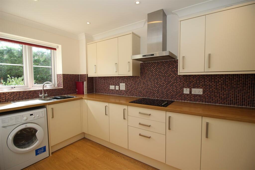 1 bedroom retirement property for sale in The Fairways, Malmesbury Road
