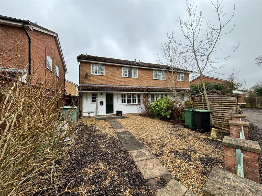 2 bedroom terraced house for sale in Pewsham, SN15