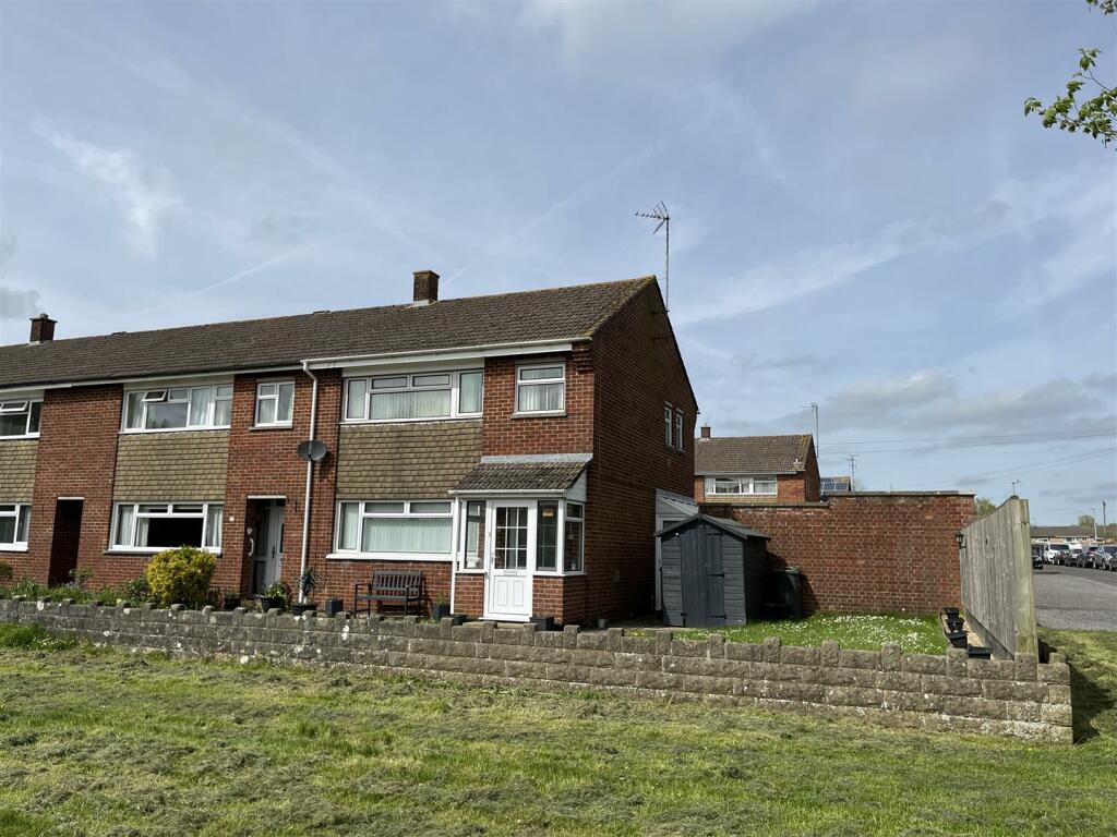 3 bedroom end of terrace house for sale in Brook Street, West