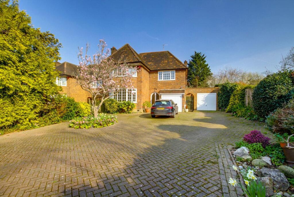 Main image of property: Woodside Avenue, Woodside Park, N12