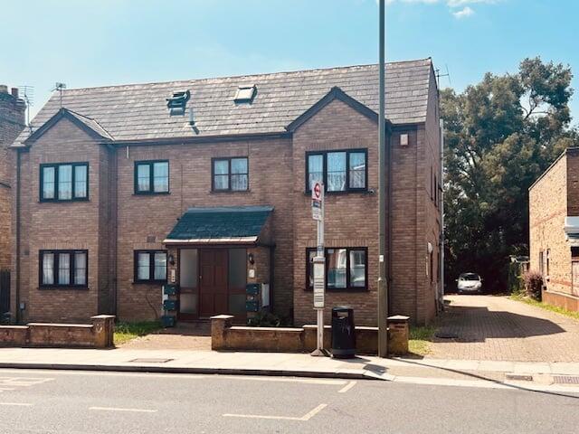 Main image of property: Long Lane, Finchley, N3