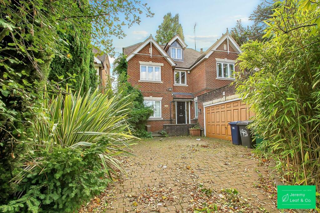 Main image of property: Hendon Lane, London, N3