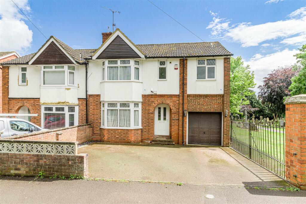 4 bedroom semidetached house for sale in Doddington Road
