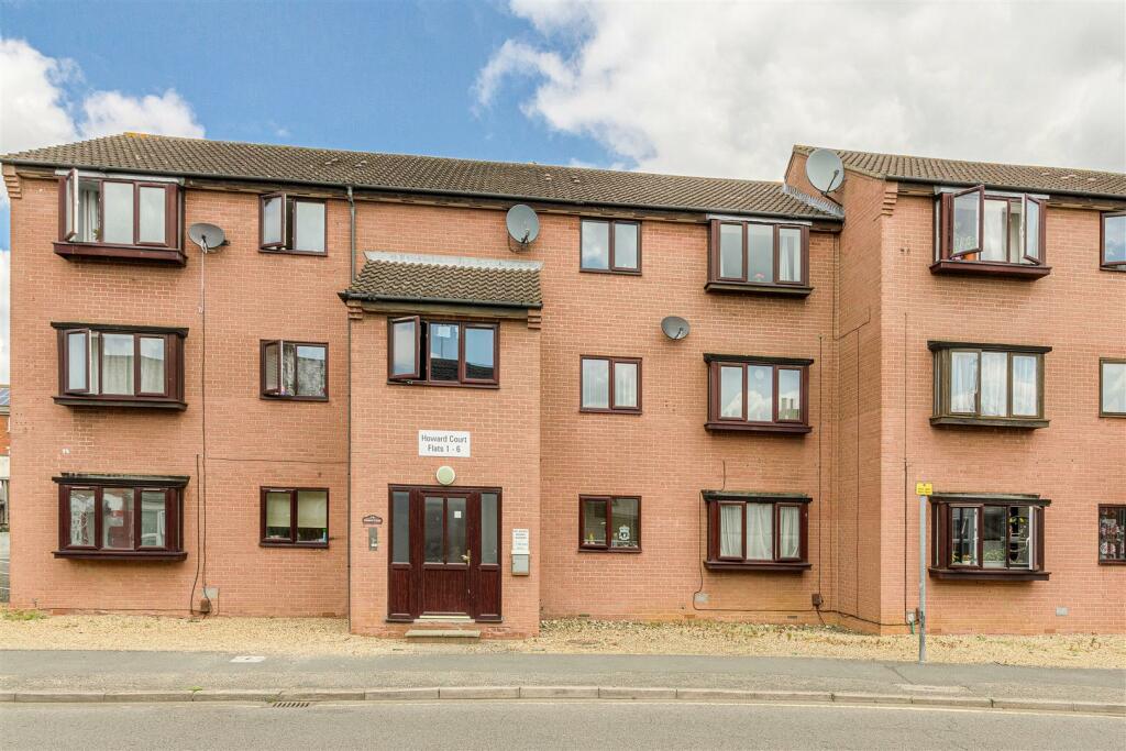 2 bedroom flat for sale in Howard Court, Mill Road, Wellingborough, NN8