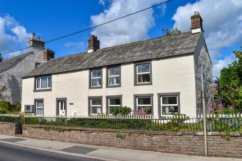 4 bedroom detached house for sale in Clifton, Penrith, CA10