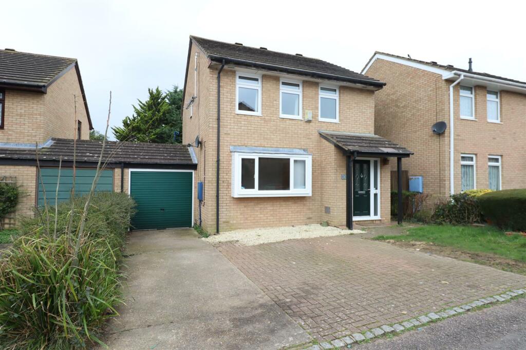 4 bedroom detached house for sale in Teasel Avenue, Conniburrow, Milton