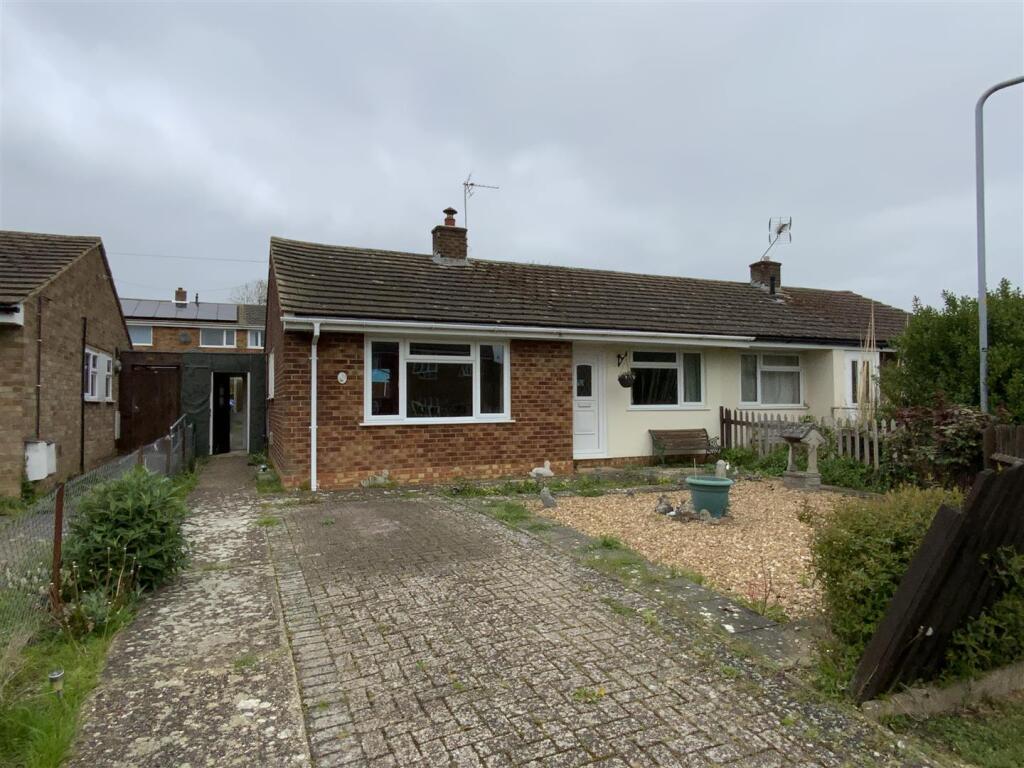 Main image of property: North Way, Deanshanger, Milton Keynes