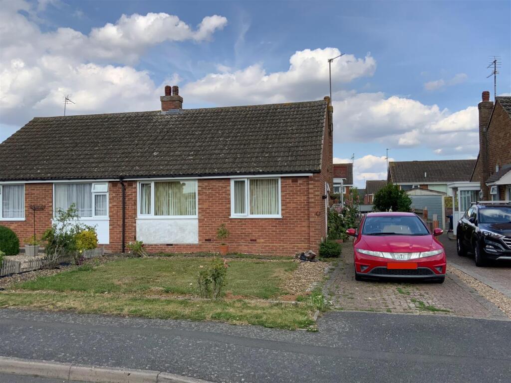 Main image of property: Westfield Avenue, Deanshanger