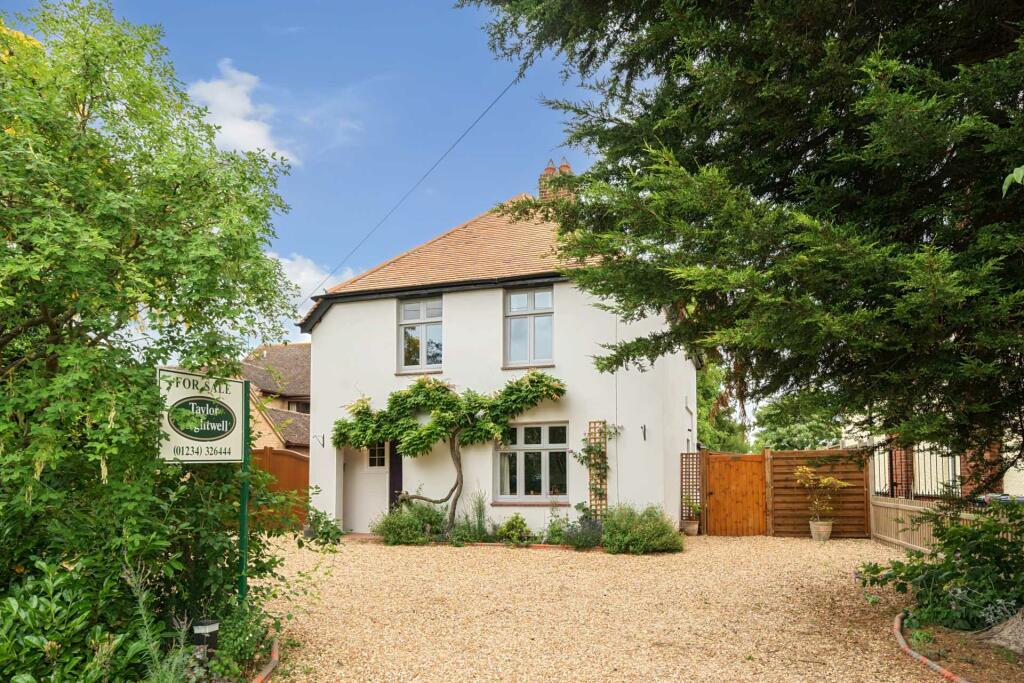 3 bedroom detached house for sale in Church End, Biddenham, MK40