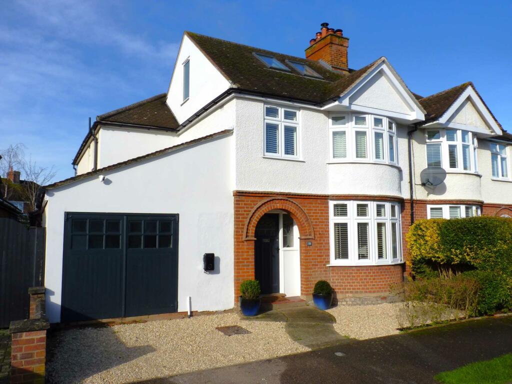 5 bedroom semidetached house for sale in Queen Alexandra Road, Bedford