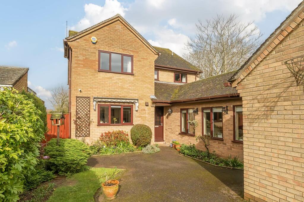 4 bedroom detached house for sale in Church End, Biddenham, MK40