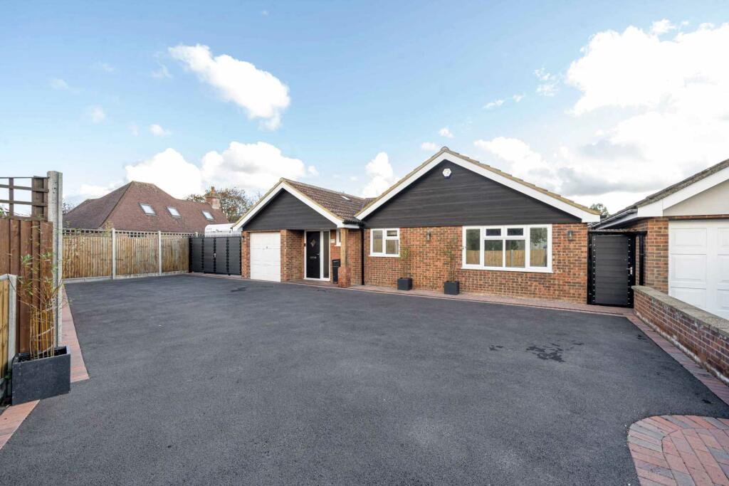 2 bedroom detached bungalow for sale in Portland Close, Goldington, MK41