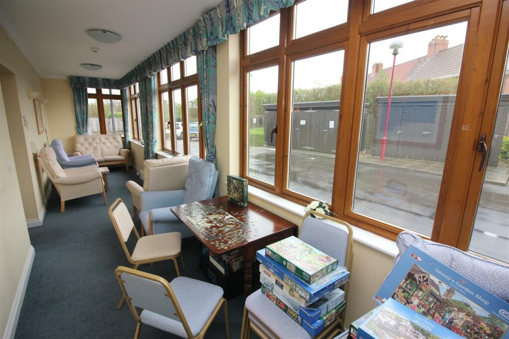 1 bedroom retirement property for sale in Shirehampton Road, Sea Mills, Bristol BS9