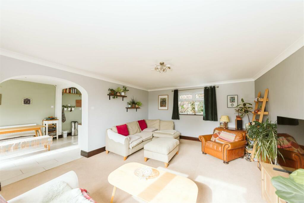 4 bedroom house for sale in Manor Road, WestburyonTrym