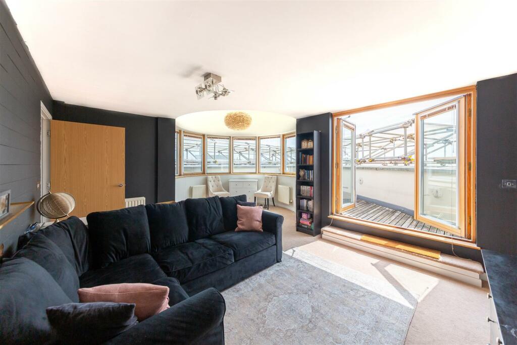 2 bedroom apartment for sale in Canons Way | City Centre, BS1