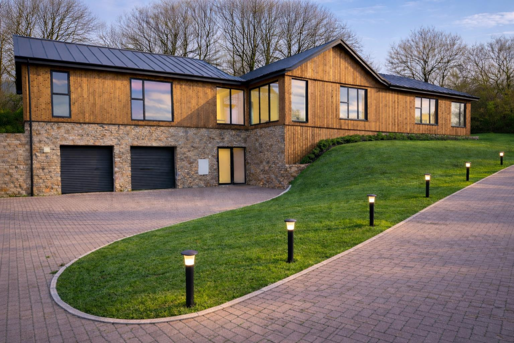 Main image of property: Long Lane | Backwell