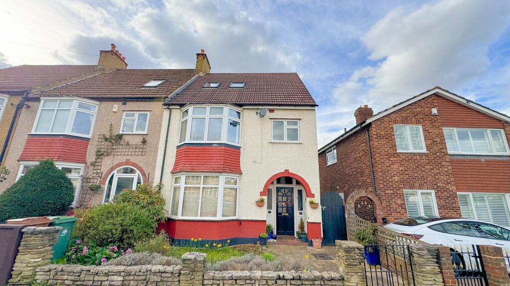 3 bedroom flat for sale in Highfield Road, Sutton, Surrey. SM1 , SM1