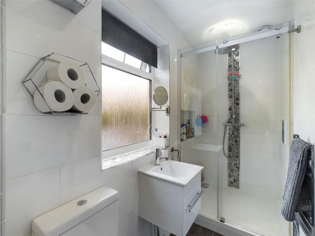 4 bedroom semidetached house for sale in Cowleaze, Chinnor