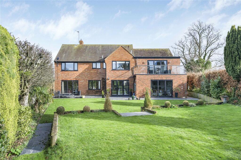 6 bedroom detached house for sale in Henton, Chinnor, Oxfordshire, OX39