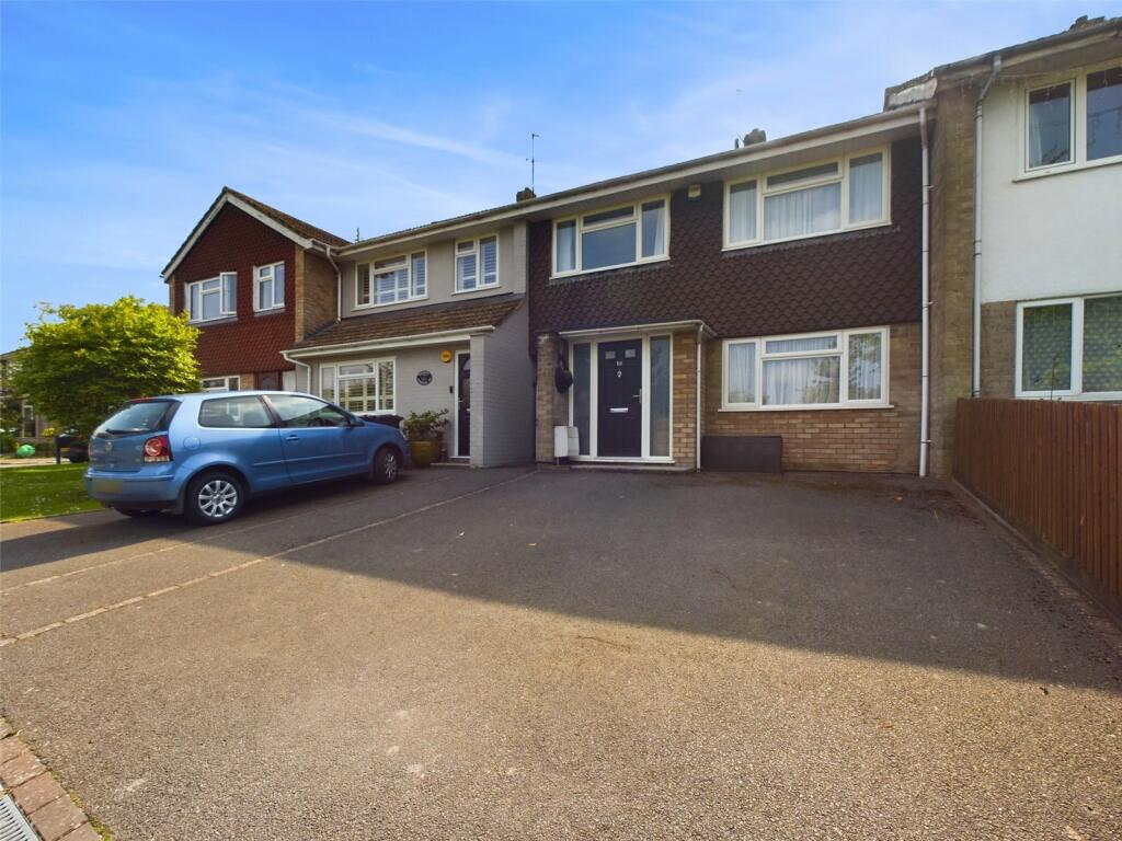 3 bedroom terraced house for sale in Station Road, Chinnor, OX39