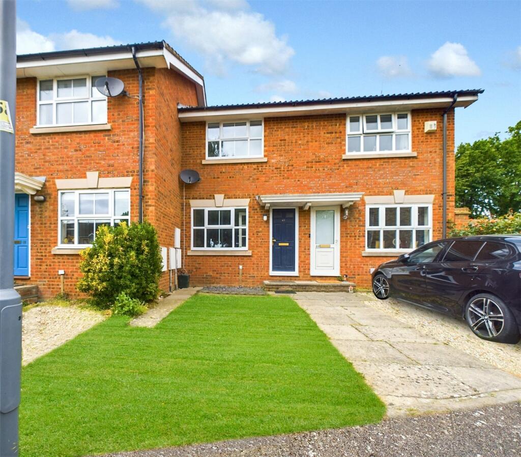 2 bedroom terraced house for sale in Anxey Way, Haddenham, Aylesbury, HP17