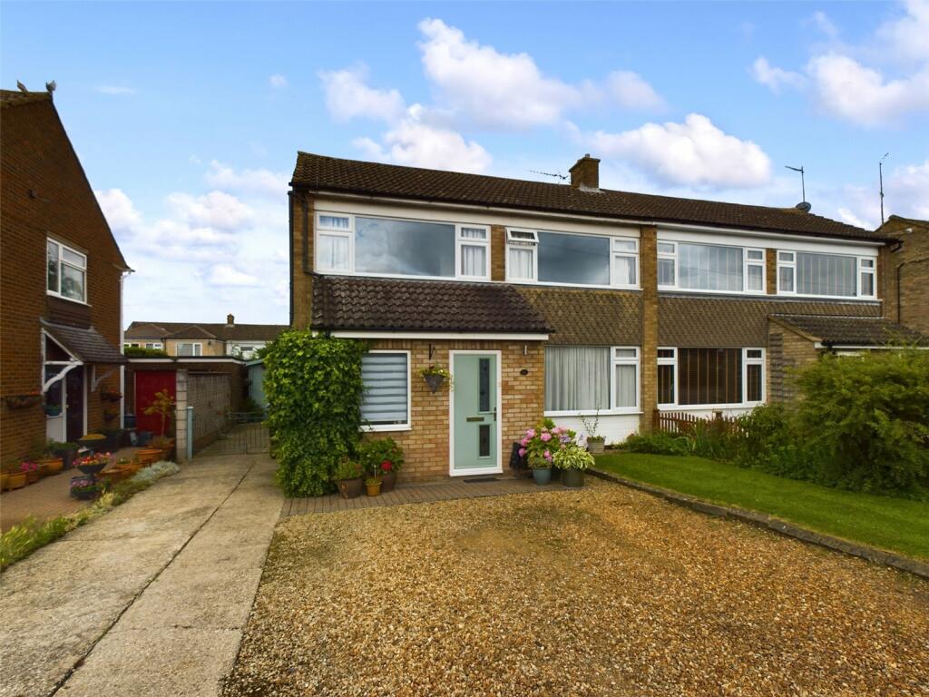 4 bedroom semidetached house for sale in Beech Road, Chinnor